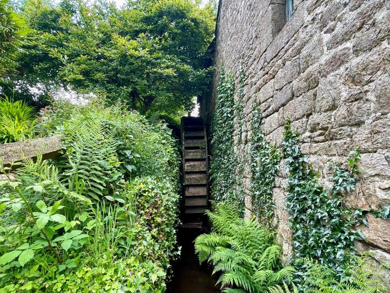 Propriété - 240 m² - 8 pièces