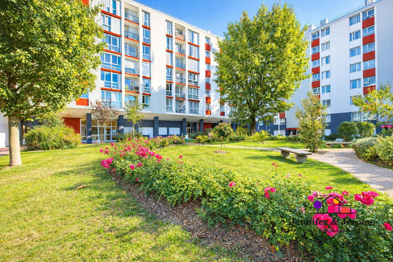 Appartement - 94 m² - 6 pièces