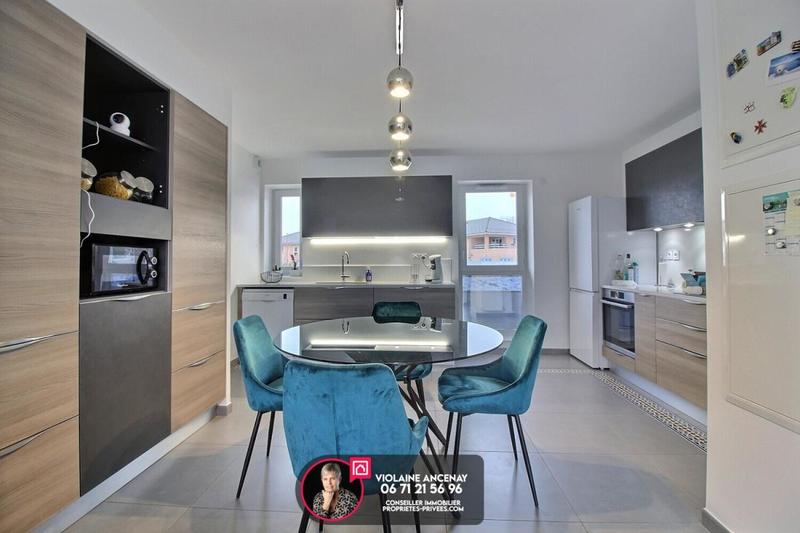 Appartement - 99 m² - 4 pièces