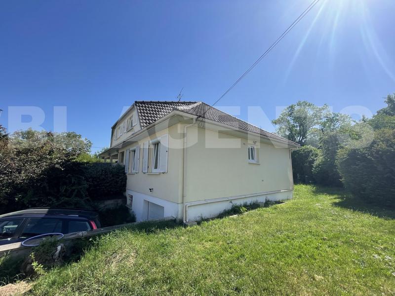 Villa - 157 m² - 8 pièces