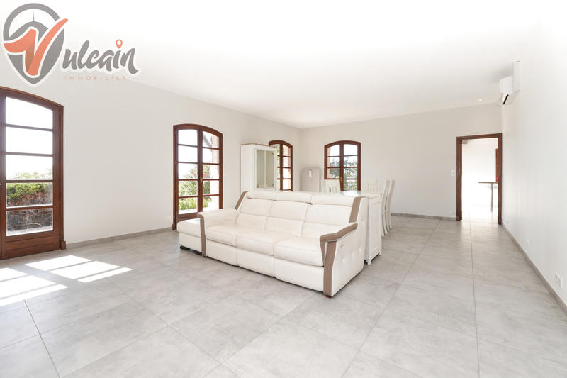 Maison - 227 m² - 8 pièces