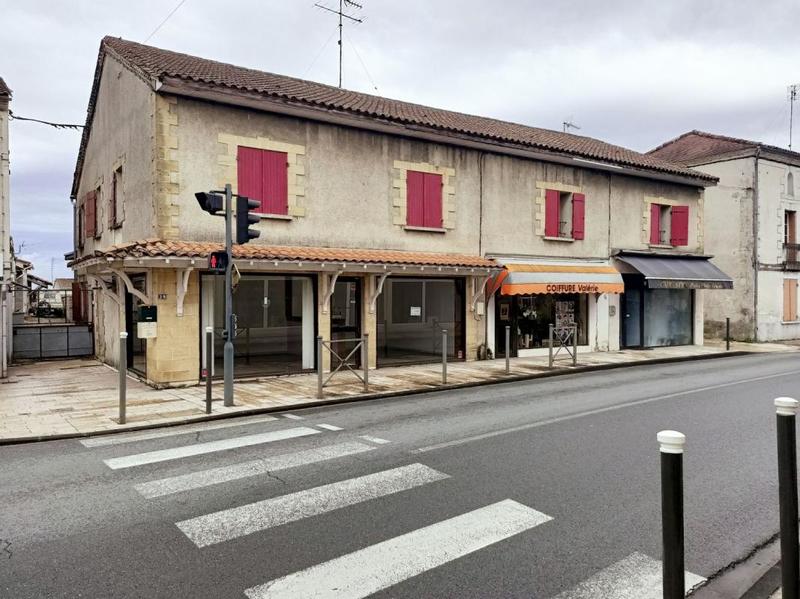 Maison - 280 m² - 9 pièces