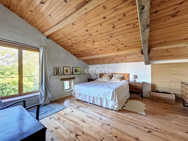 Maison - 252 m² - 11 pièces