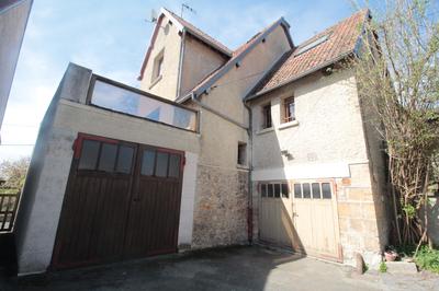 Maison - 88 m² - 4 pièces