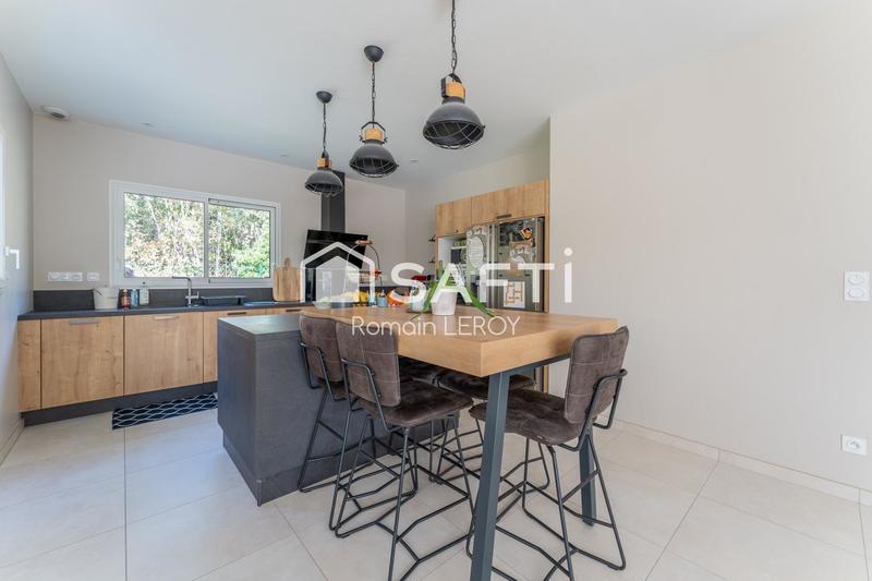 Maison - 159 m² - 6 pièces