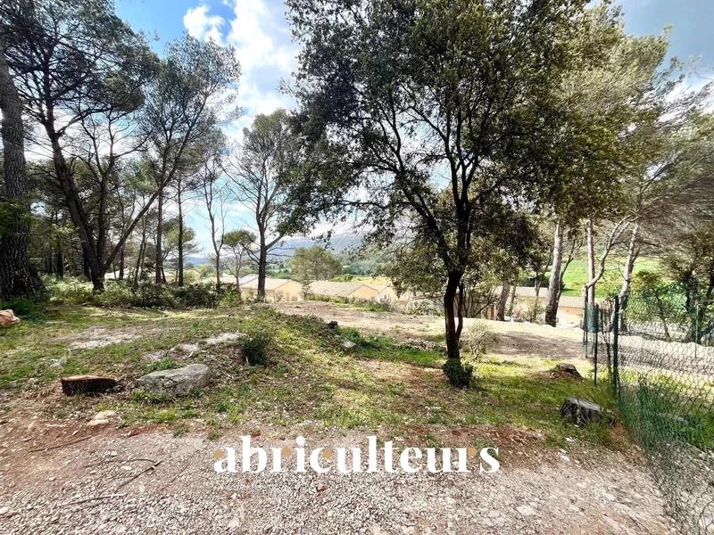 Terrain constructible - 572 m²