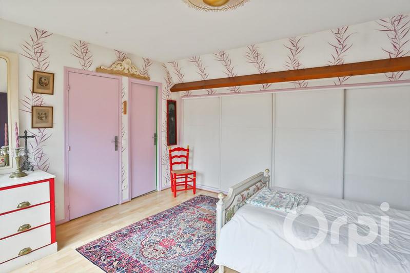 Maison - 223 m² - 7 pièces