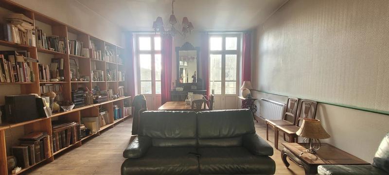 Maison - 232 m² - 6 pièces