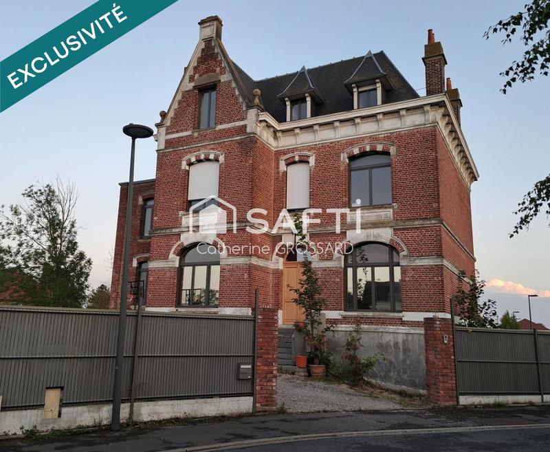 Maison - 300 m² - 10 pièces