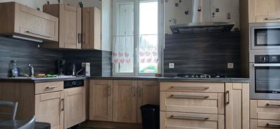 Maison - 250 m² - 10 pièces