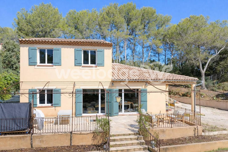 Maison - 215 m² - 5 pièces