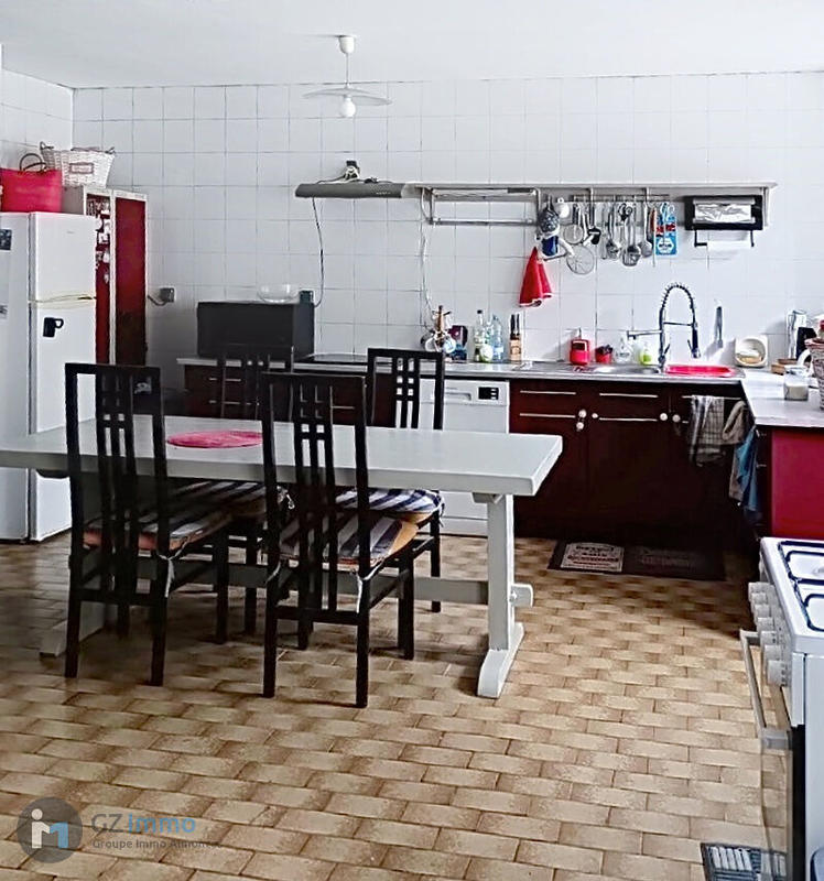 Maison - 230 m² - 7 pièces