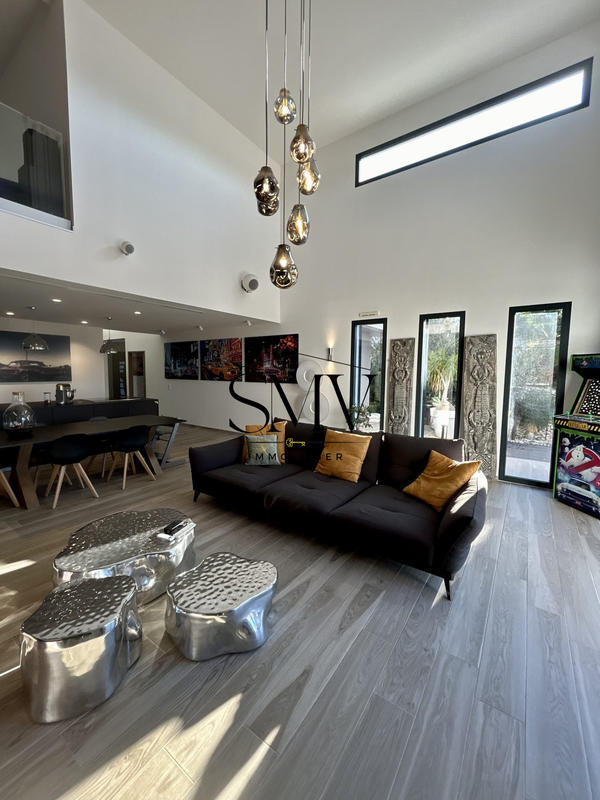 Villa - 207 m² - 5 pièces