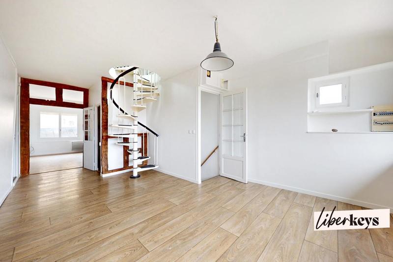 Loft - 83 m² - 4 pièces