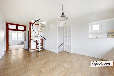 Loft - 83 m² - 4 pièces