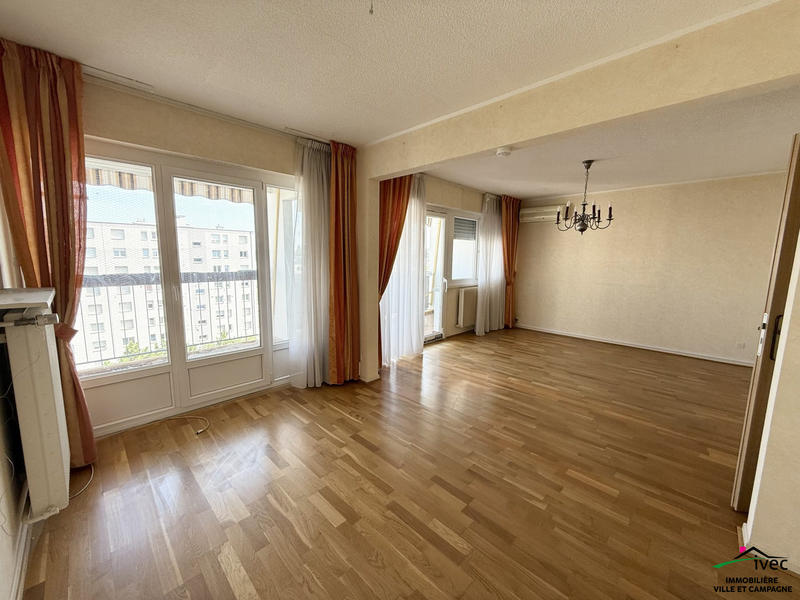 Appartement - 83 m² - 3 pièces