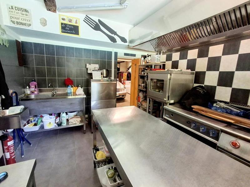 Maison - 300 m² - 8 pièces