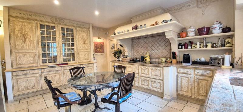 Maison - 208 m² - 7 pièces