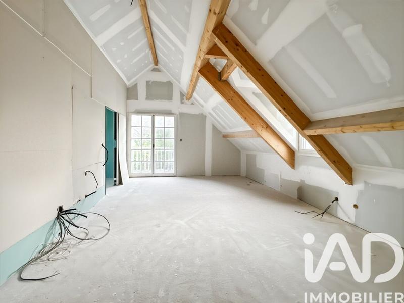 Maison - 278 m² - 9 pièces