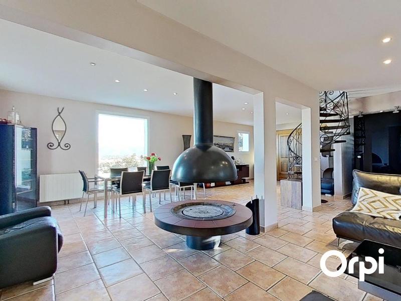 Maison - 173 m² - 5 pièces