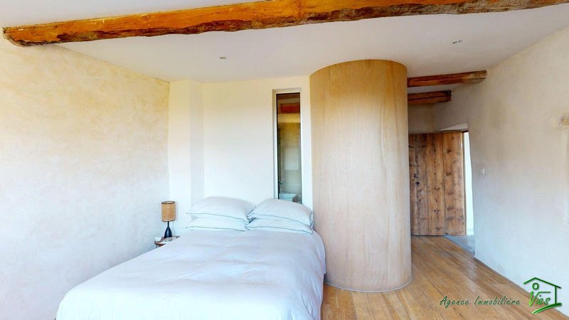 Maison - 202 m² - 6 pièces