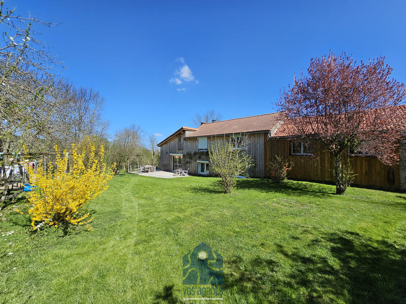 Villa - 258 m² - 8 pièces