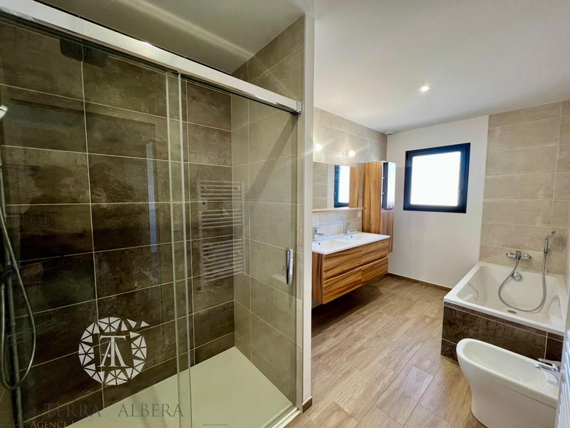 Villa - 140 m² - 6 pièces