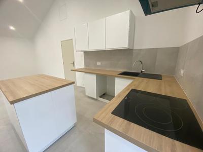 Appartement - 90 m² - 4 pièces