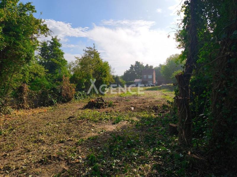 Terrain constructible - 807 m²