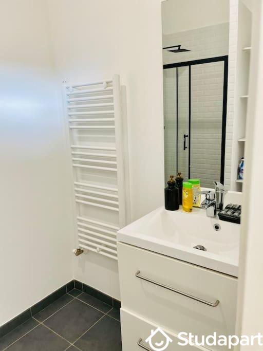 Chambre - 12 m² - 1 pièce