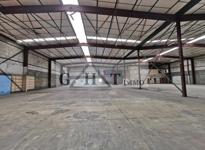 Entrepôt - 1 752 m²