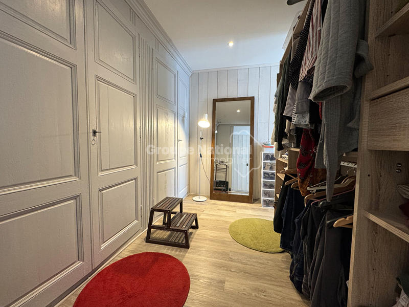 Maison - 243 m² - 6 pièces