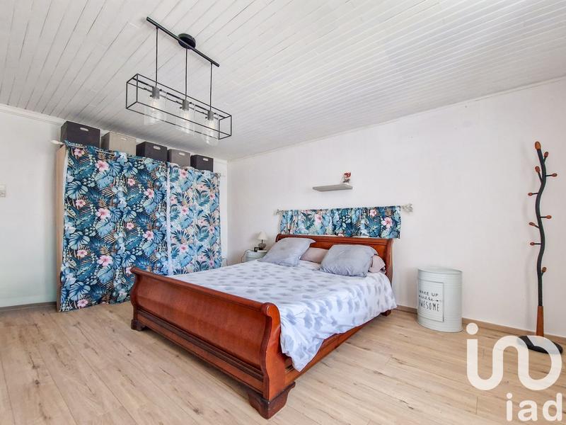 Maison - 220 m² - 9 pièces