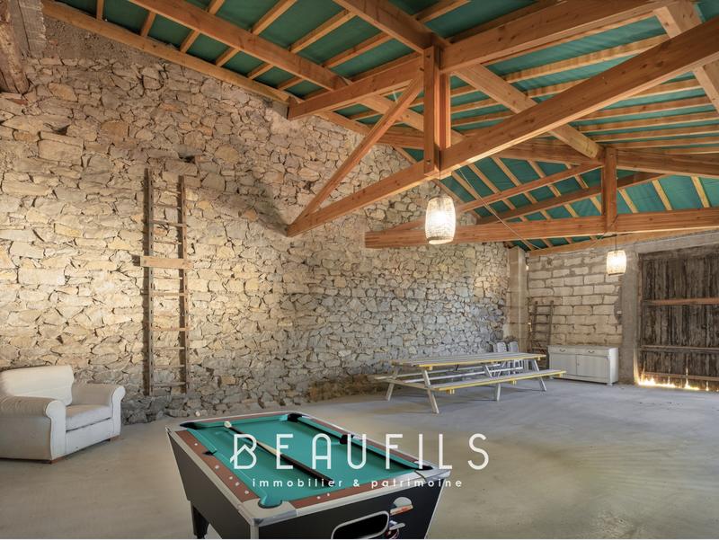 Maison - 245 m² - 8 pièces