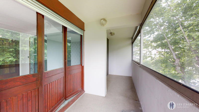 Appartement - 93 m² - 5 pièces