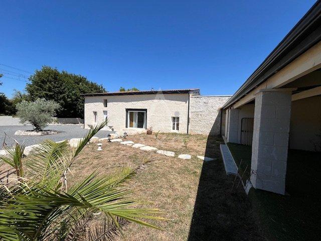 Maison - 220 m² - 6 pièces