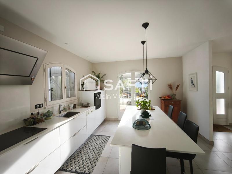 Maison - 190 m² - 6 pièces