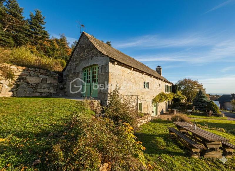 Maison - 238 m² - 12 pièces