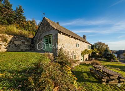 Maison - 238 m² - 12 pièces