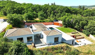 Villa - 300 m² - 8 pièces