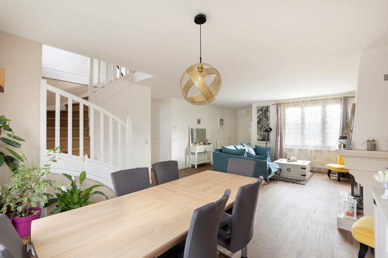 Maison - 146 m² - 6 pièces