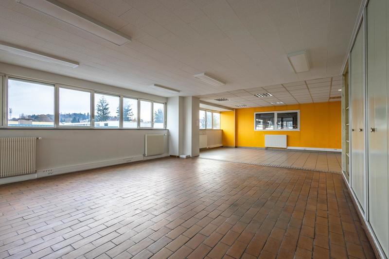 Local commercial - 3 178 m² - 10 pièces