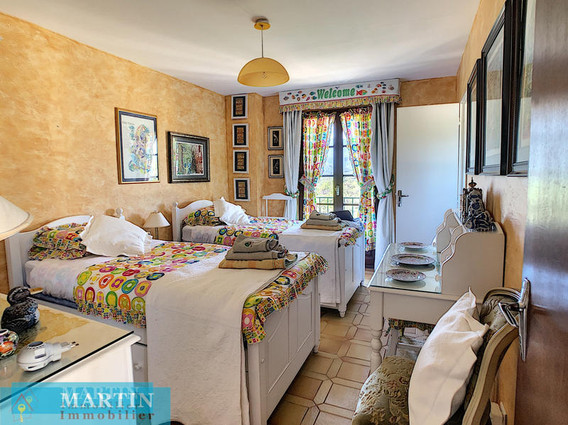 Villa - 269 m² - 12 pièces