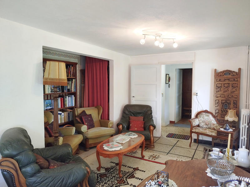 Maison - 245 m² - 11 pièces