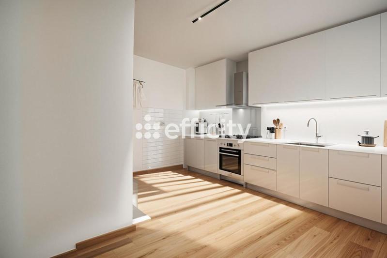 Appartement - 99 m² - 4 pièces