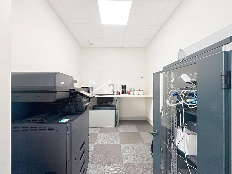 Local commercial - 92 m² - 7 pièces