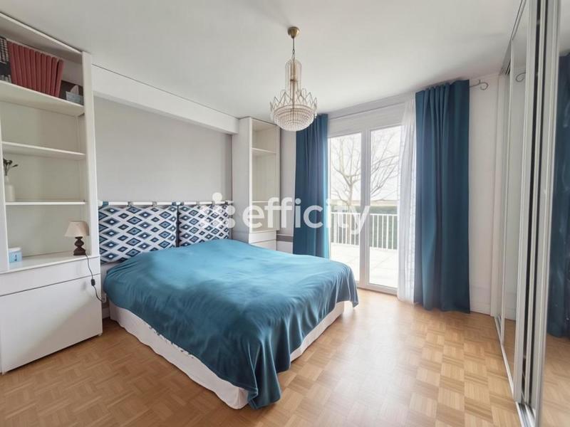 Maison - 180 m² - 7 pièces