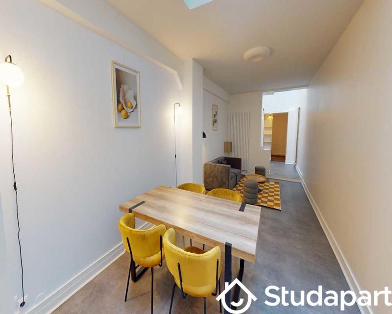 Chambre - 120 m² - 1 pièce