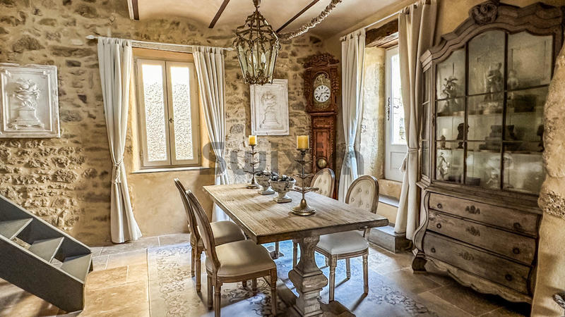 Maison de village - 178 m² - 8 pièces