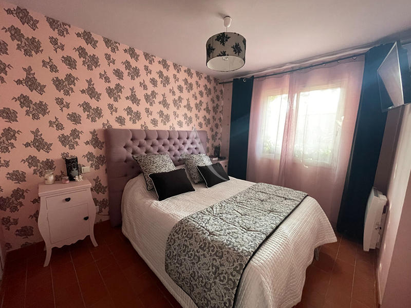 Maison - 220 m² - 12 pièces